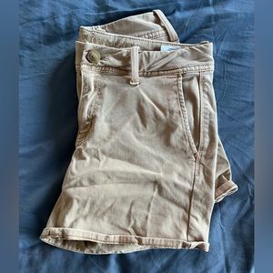 AEO mid rise khaki shorts